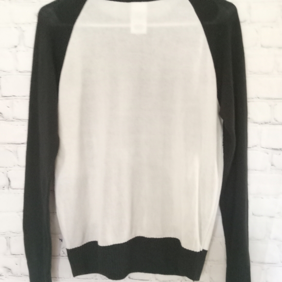 Disney size large sweater Minnie Mouse - Picture 12 of 15